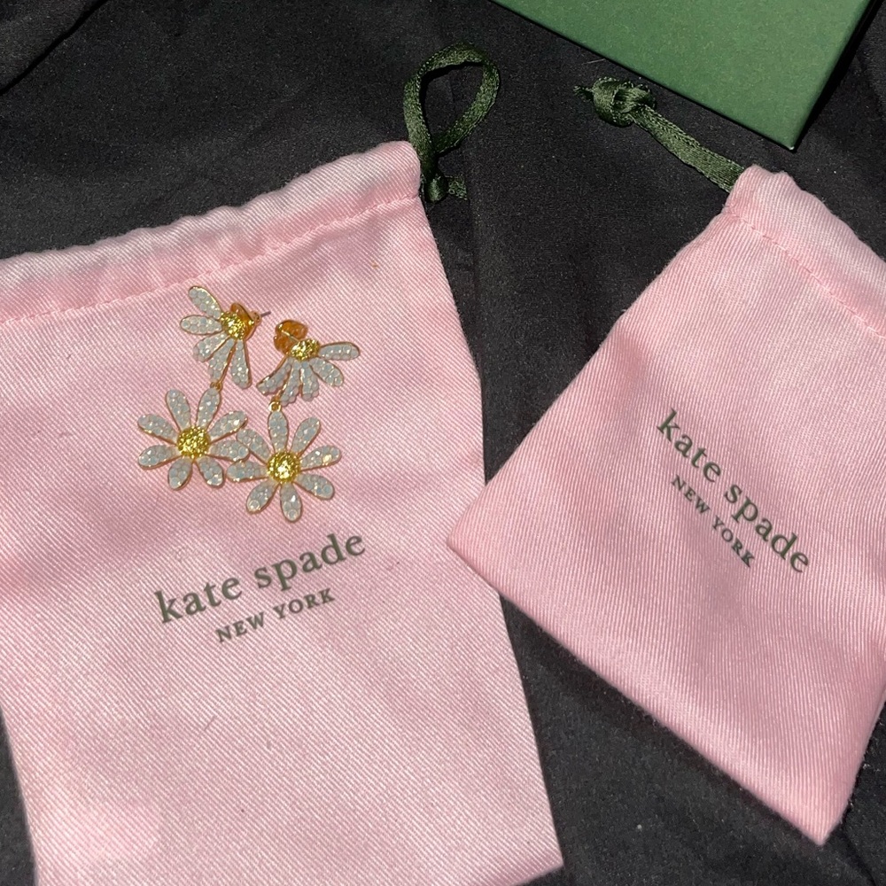 Kate spade Dazzling dangling daisy earrings